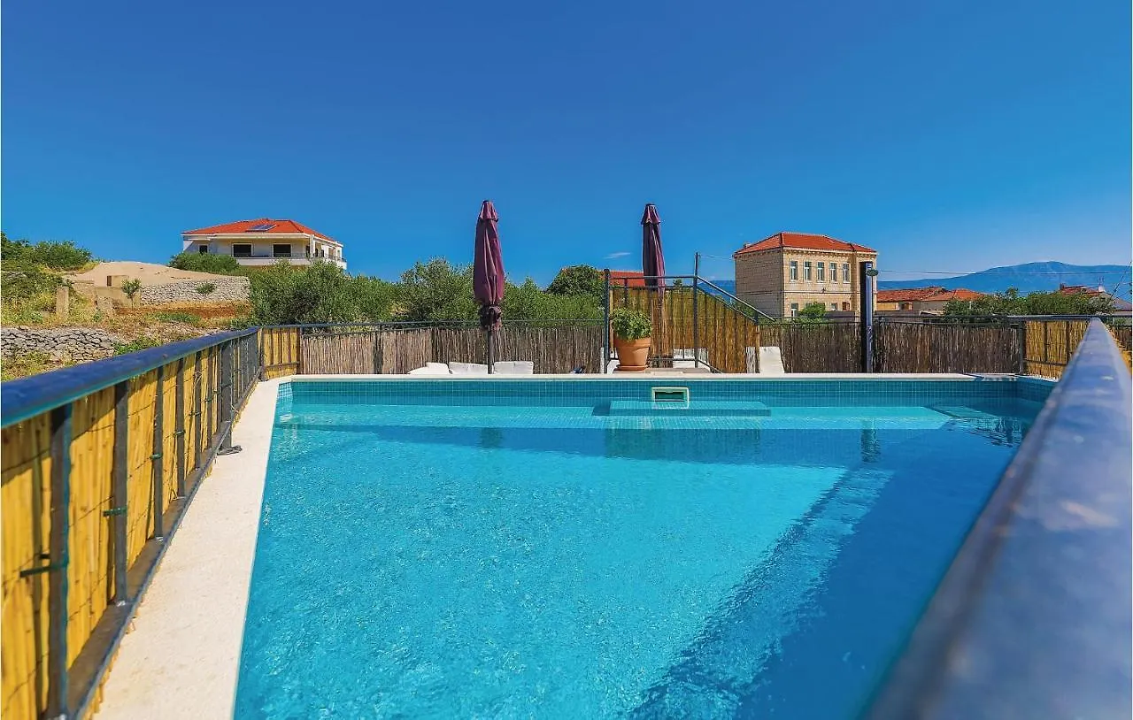 Pet Friendly Home In Slatine With Wifi